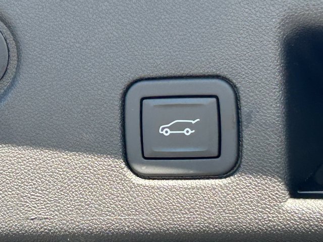 Used 2024 Chevrolet Equinox RS w/ RS Leather Package image 33