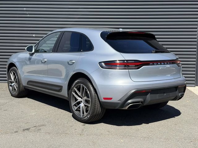 Used 2026 Porsche Macan AWD/4WD image 3