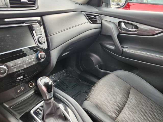 Used 2019 Nissan Rogue SV image 10