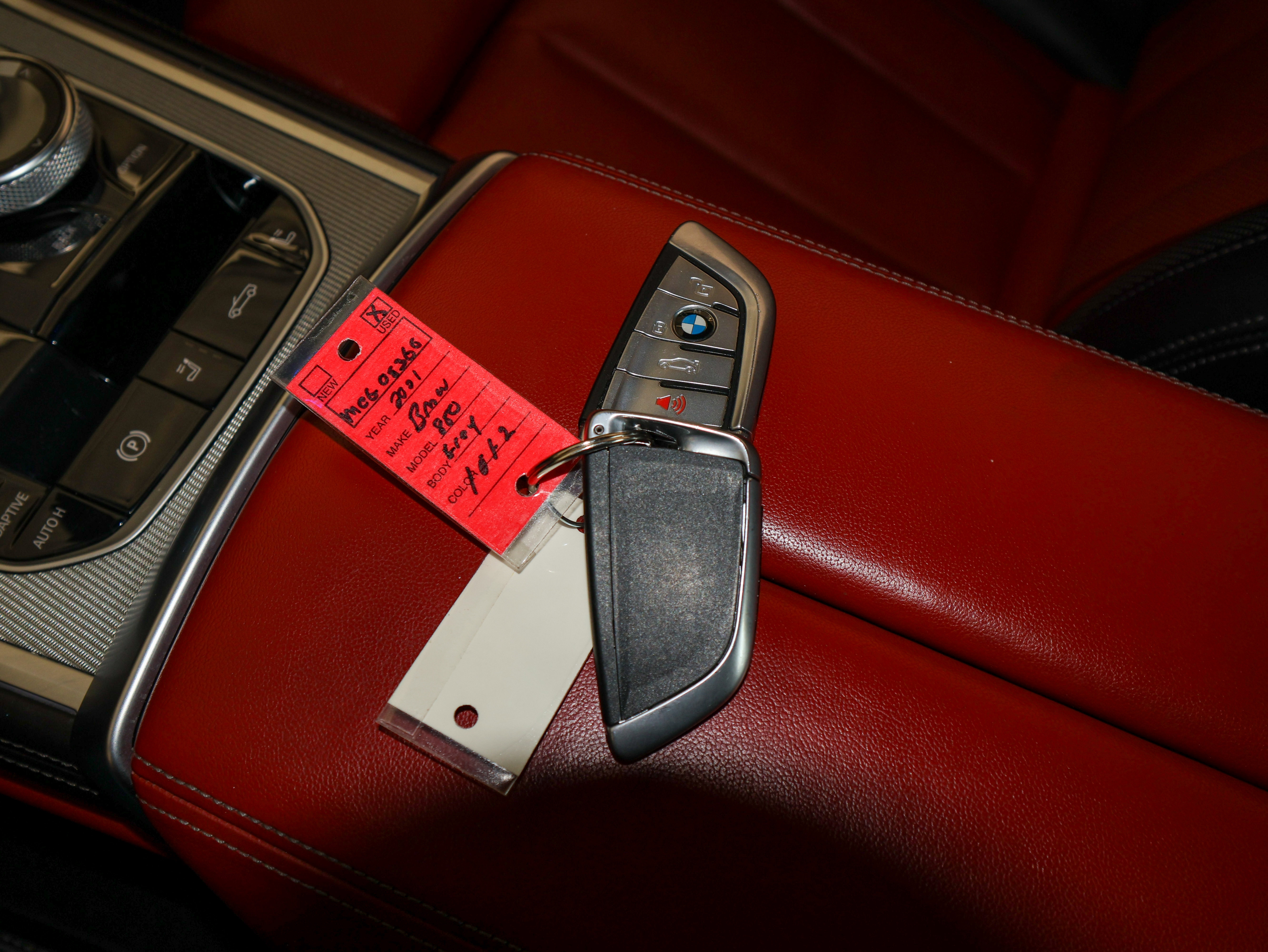 Used 2021 BMW M850i xDrive Convertible w/ Driving Assistance Package image 38