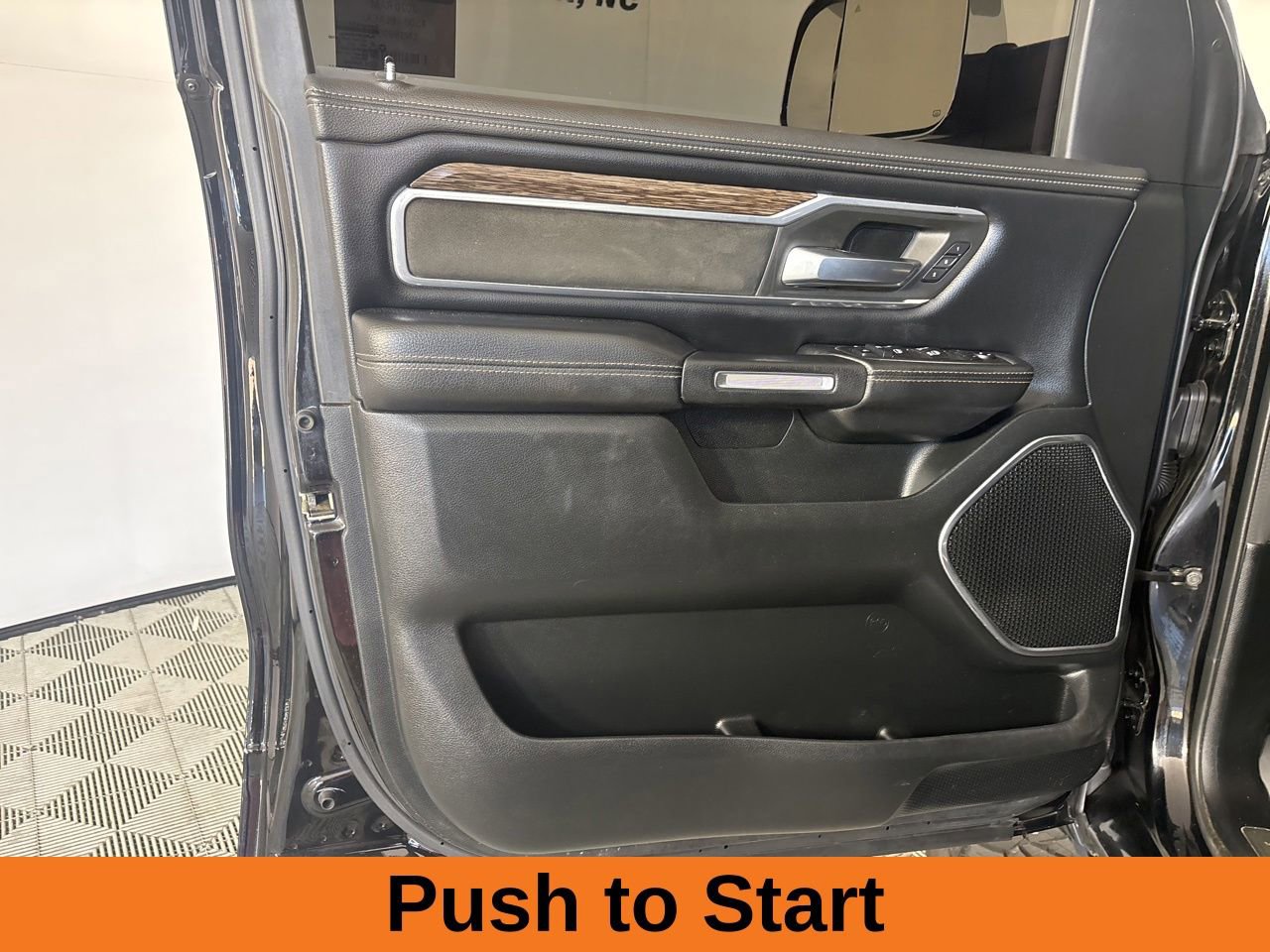 Used 2020 RAM 1500 Laramie AWD/4WD image 9