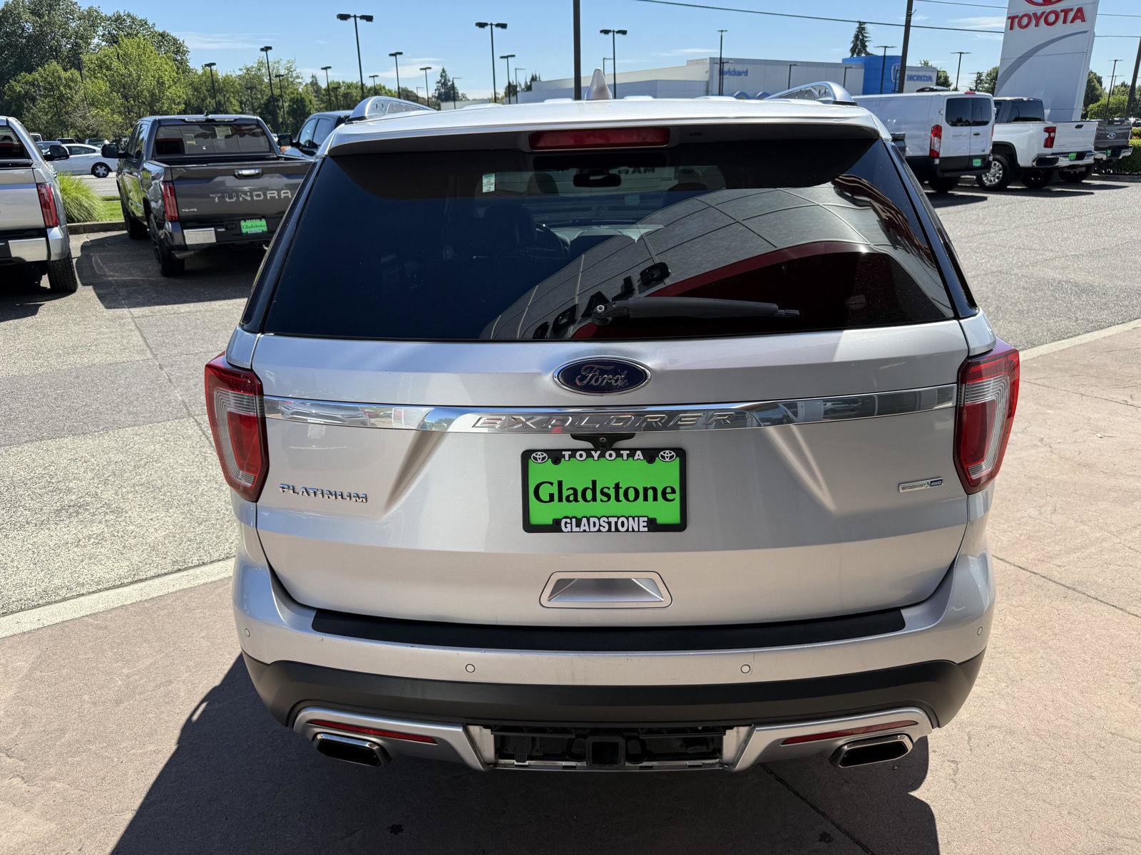 Used 2017 Ford Explorer Platinum AWD/4WD image 5