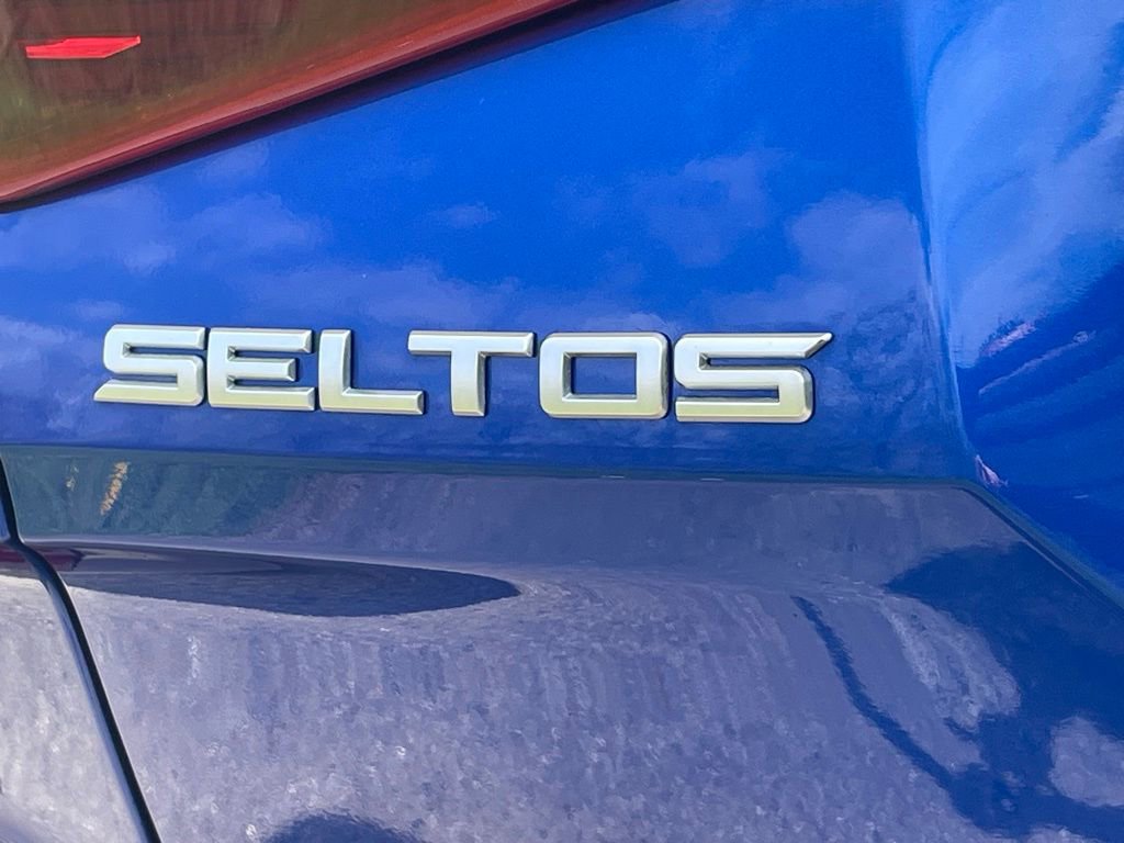 Certified 2022 Kia Seltos EX image 18