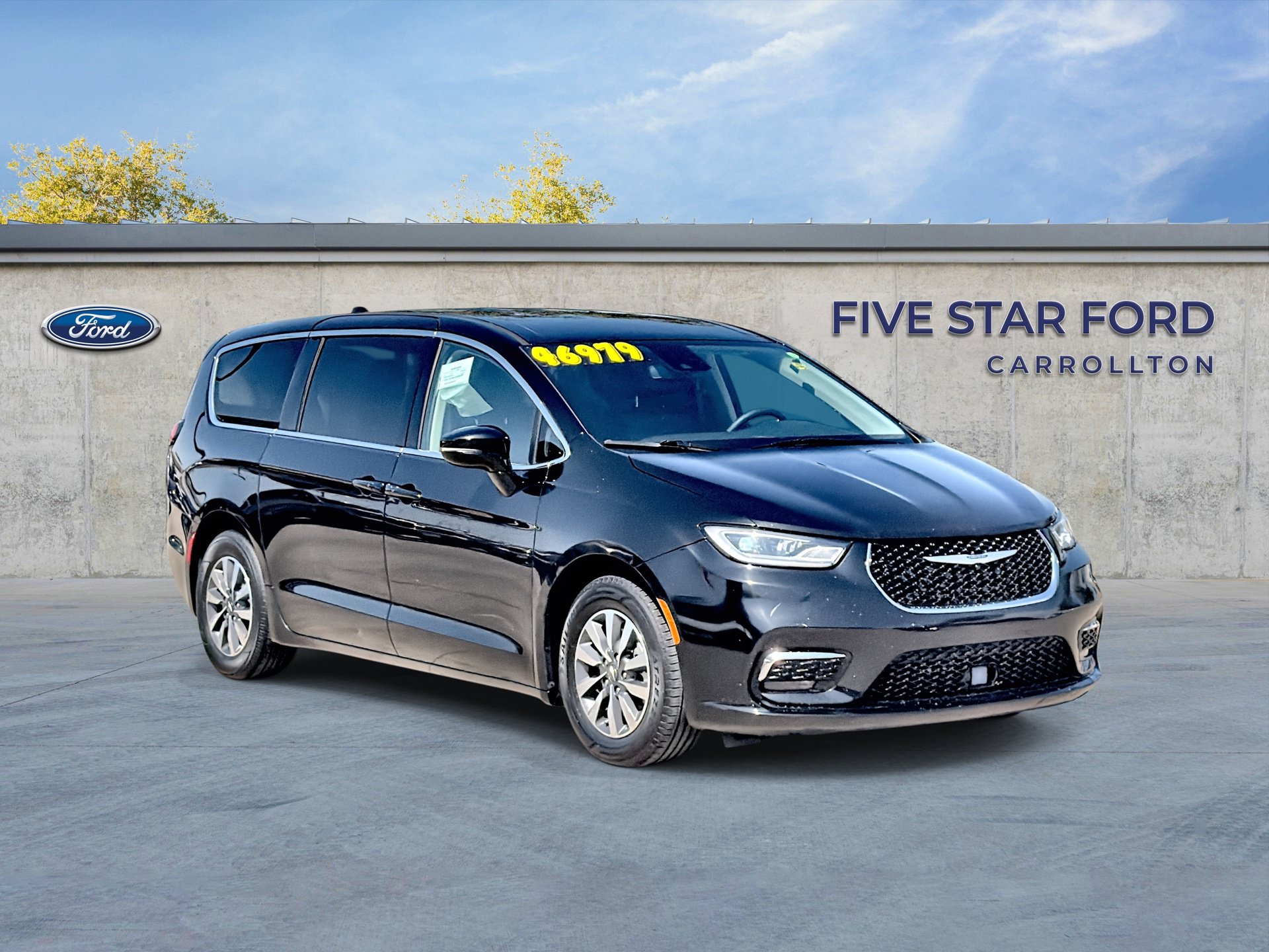 Used 2024 Chrysler Pacifica Limited