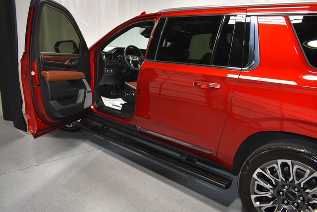 Used 2024 GMC Yukon XL Denali Ultimate AWD/4WD image 10