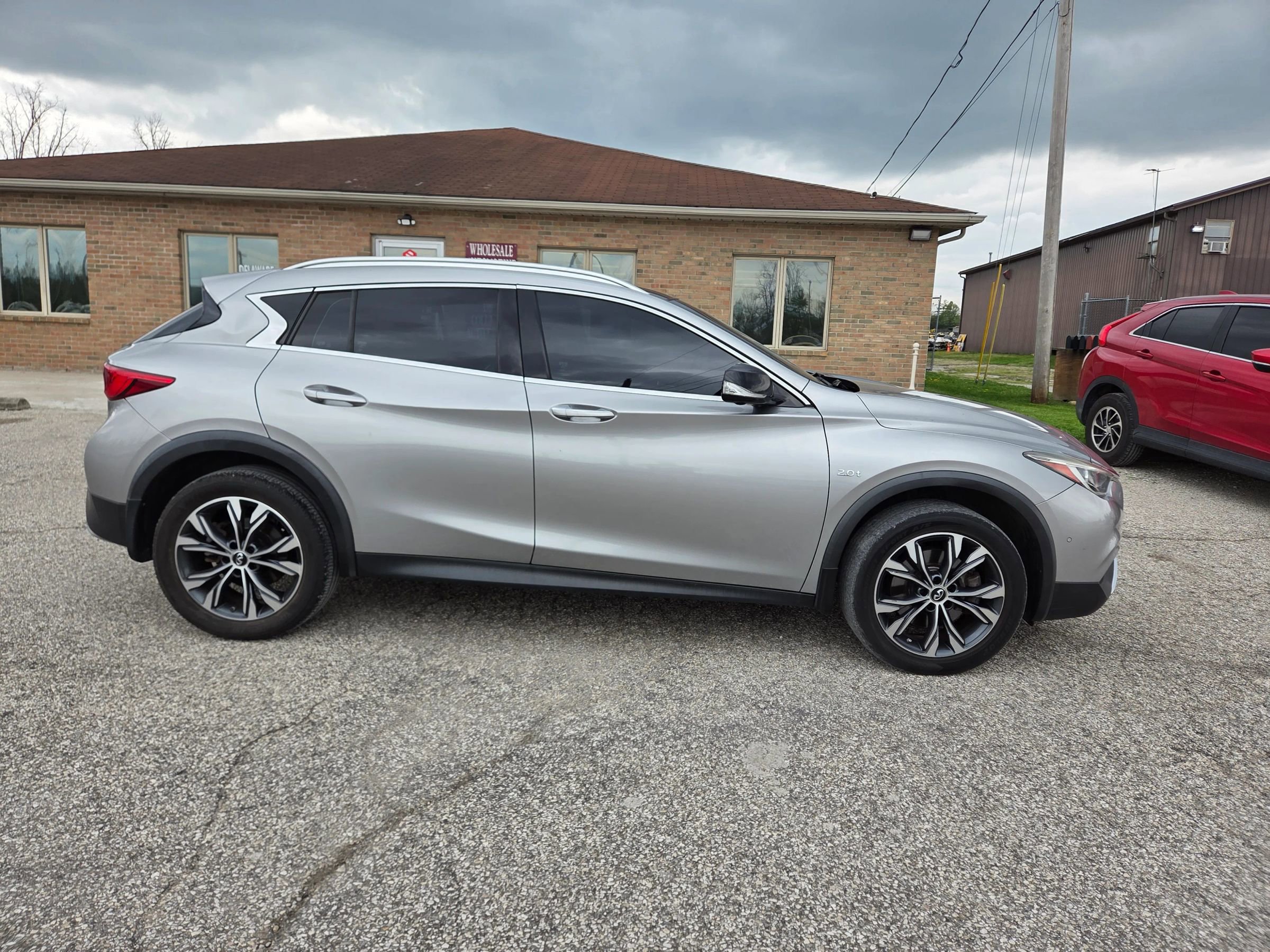 Used 2018 INFINITI QX30 AWD image 4