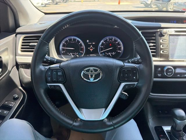 Used 2019 Toyota Highlander AWD V6 image 29