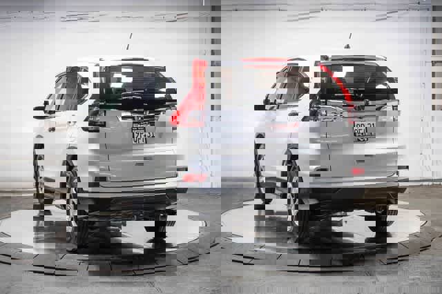 Used 2015 Honda CR-V LX image 2