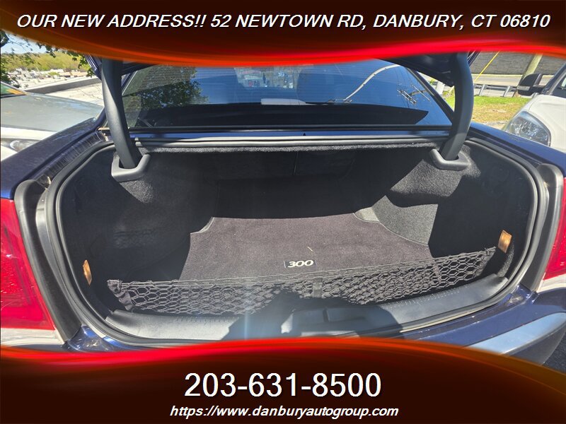 Used 2017 Chrysler 300 C Platinum w/ Safetytec Plus Group AWD/4WD image 4