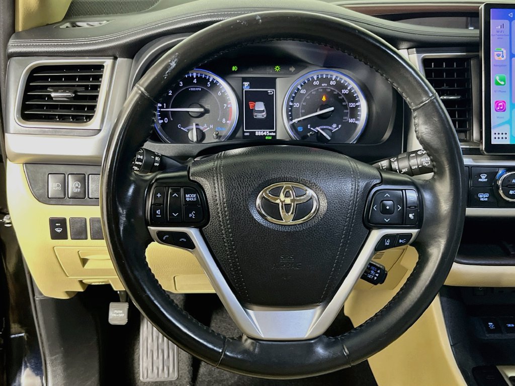 Used 2019 Toyota Highlander XLE FWD image 15