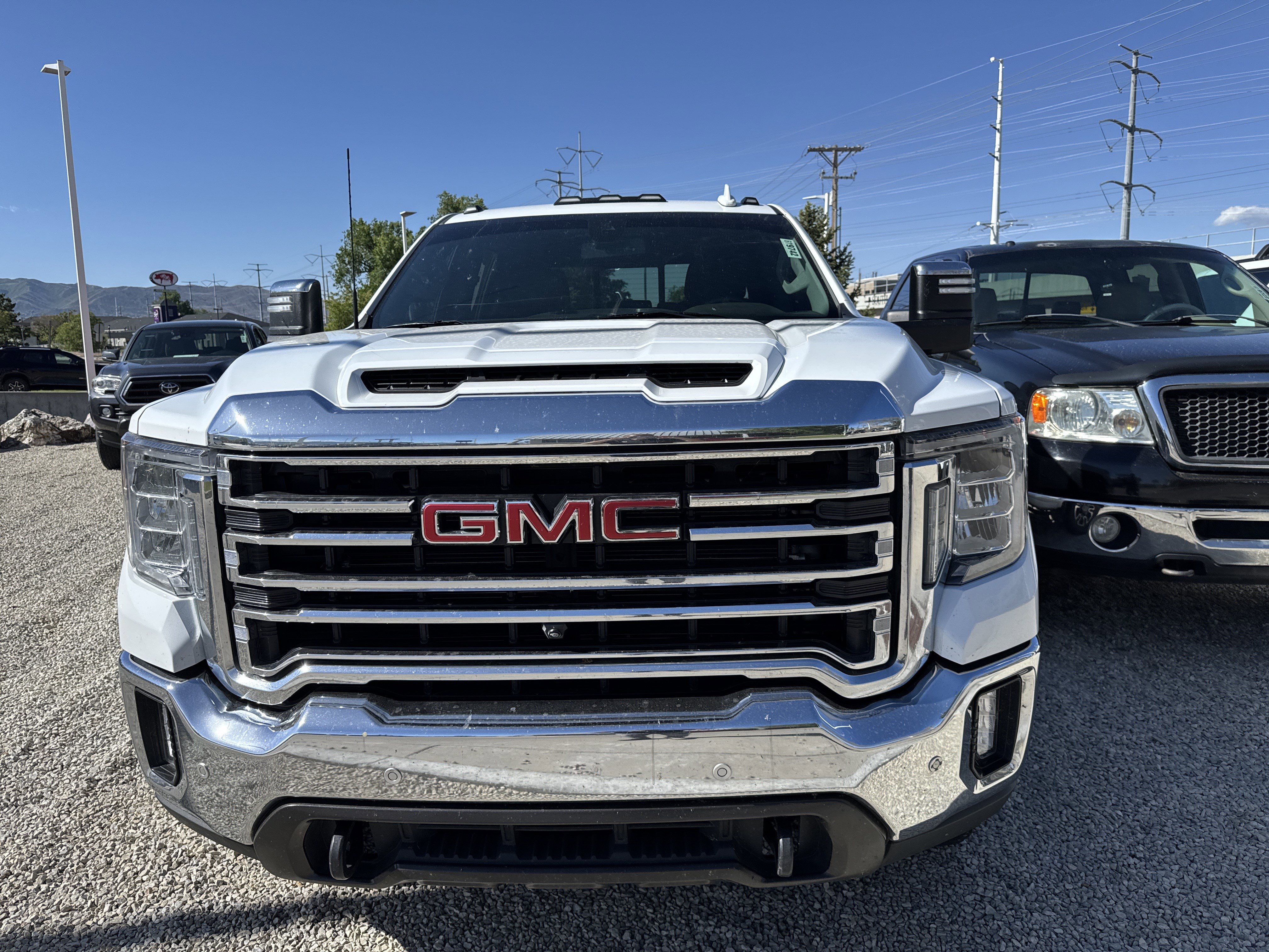 Used 2023 GMC Sierra 3500 SLT w/ SLT Premium Package AWD/4WD image 4