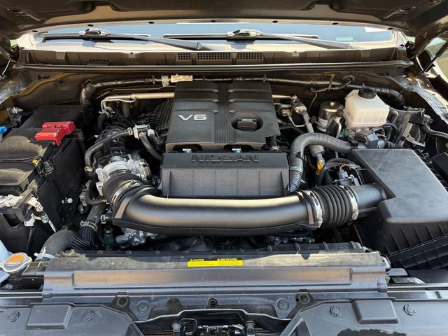 Used 2023 Nissan Frontier PRO-4X w/ Pro-4X Premium Package AWD/4WD image 24