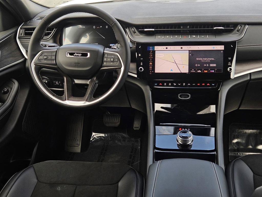 New 2026 Jeep Grand Cherokee L Laredo image 32