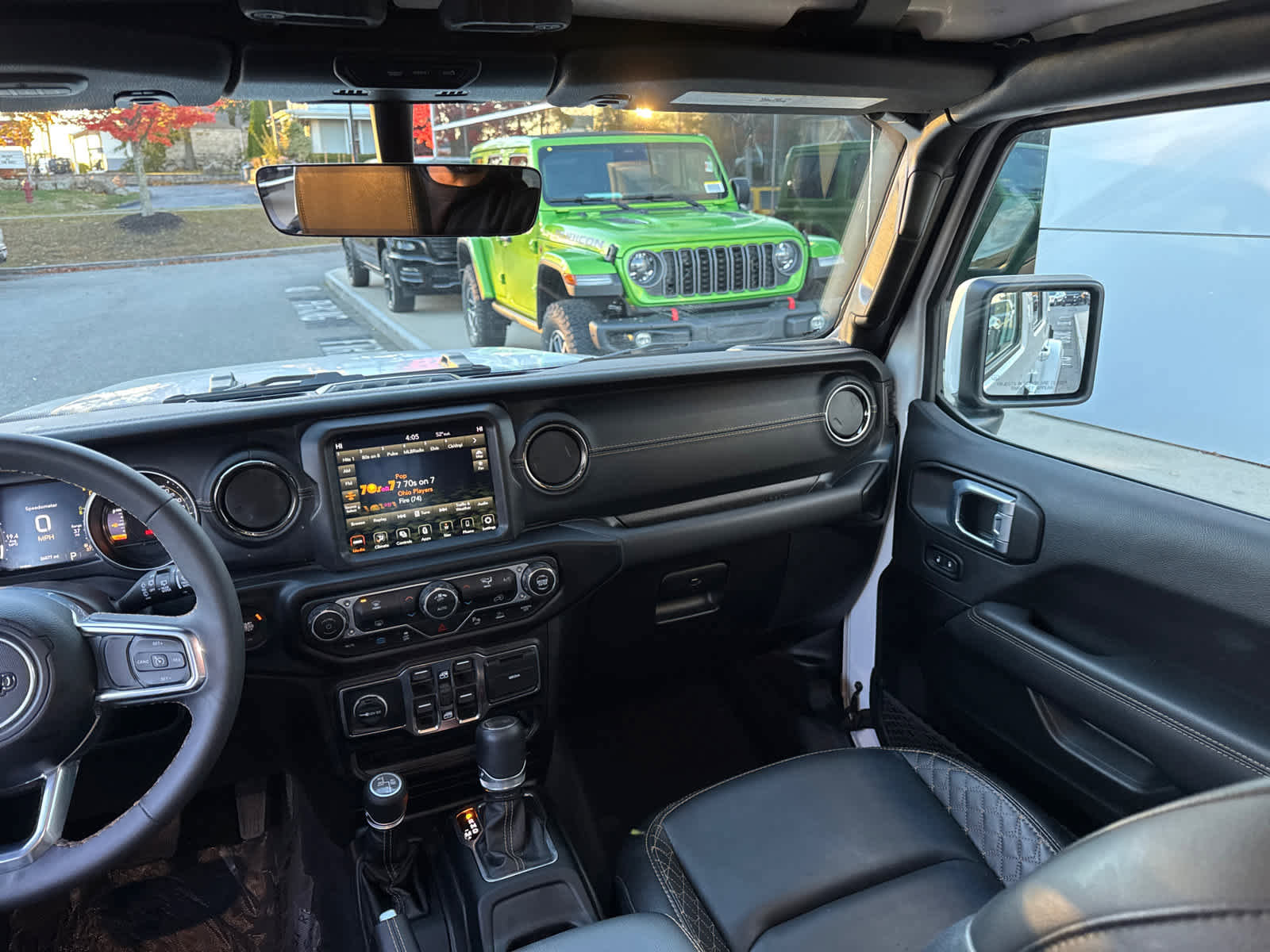 Used 2023 Jeep Wrangler Unlimited Sahara image 34