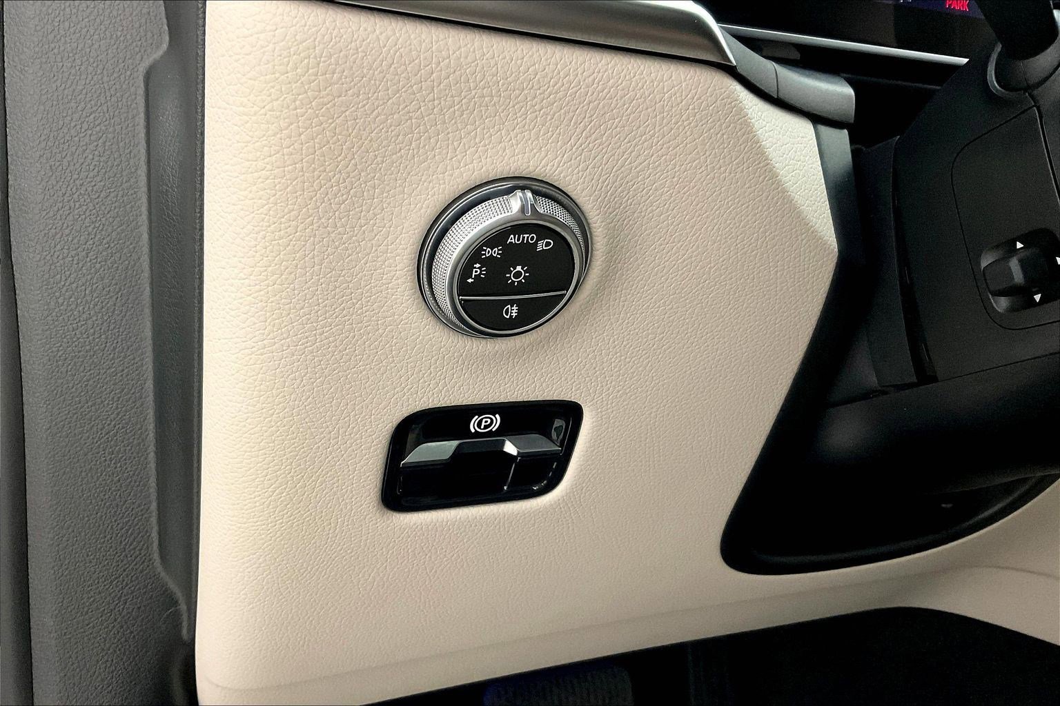 Certified 2023 Mercedes-Benz GLC 300 4MATIC image 38