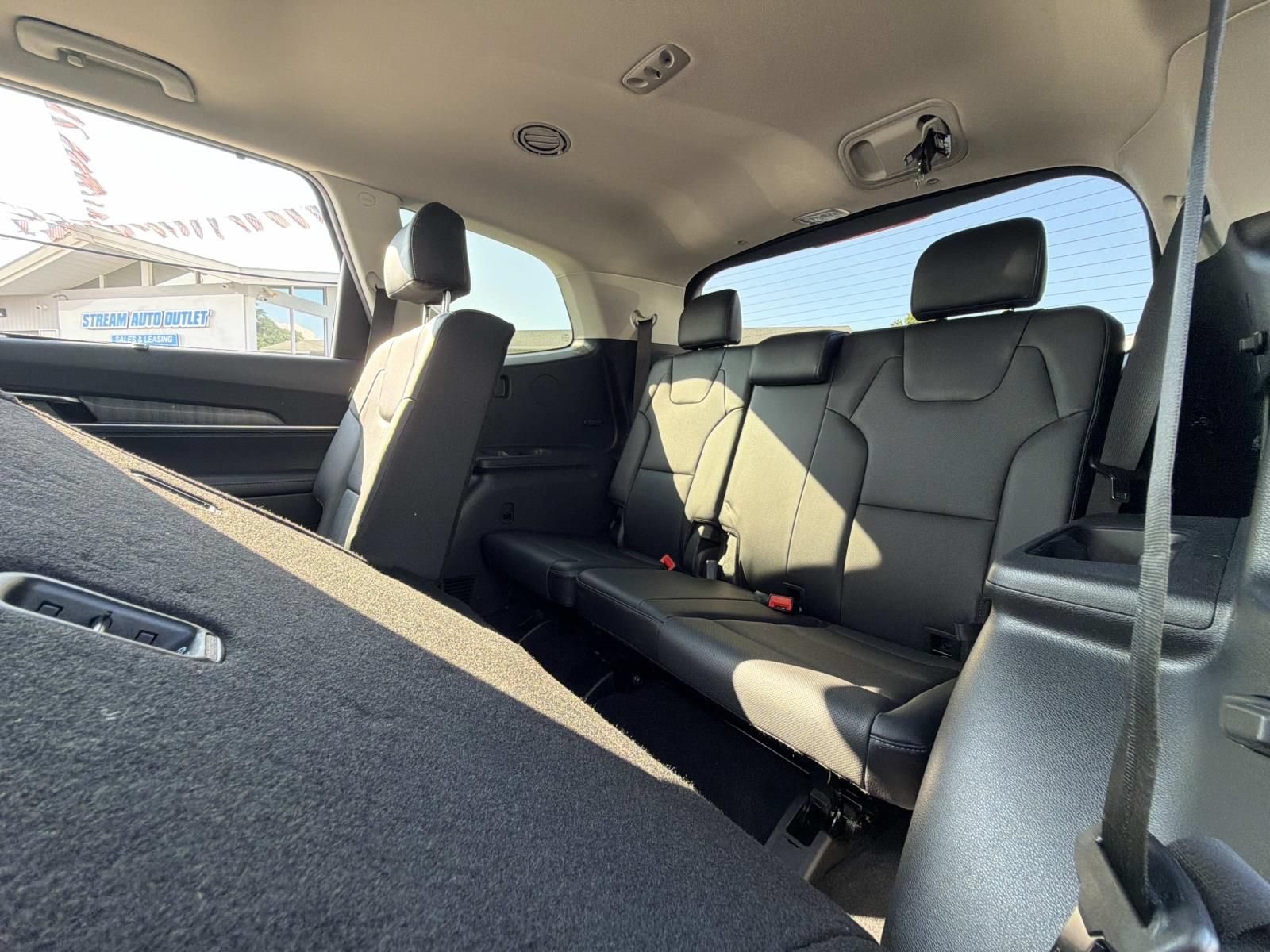 Used 2024 Kia Telluride EX AWD/4WD image 16