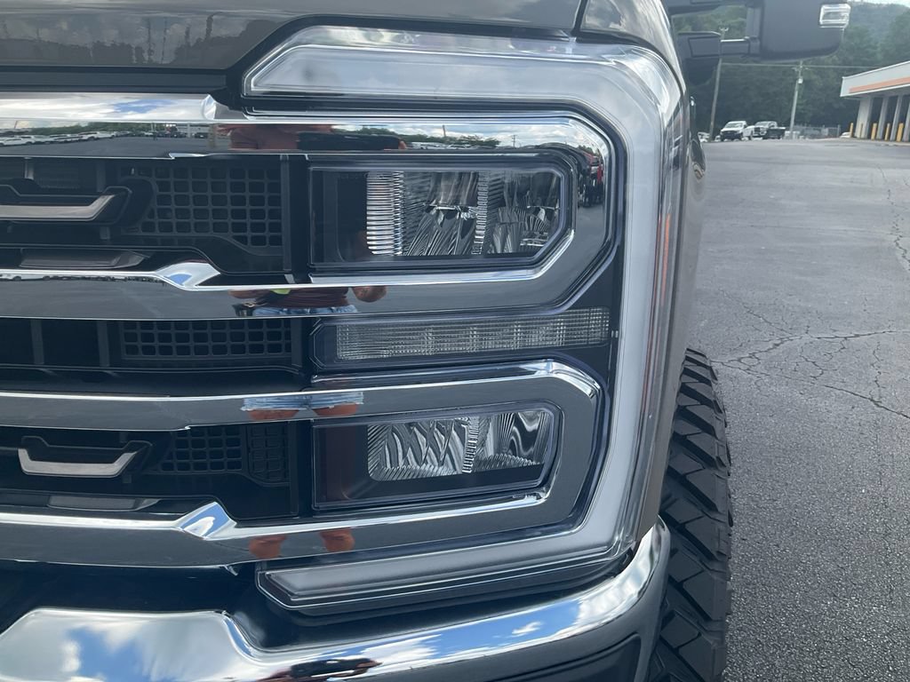 New 2026 Ford F350 King Ranch w/ Chrome Package AWD/4WD image 9