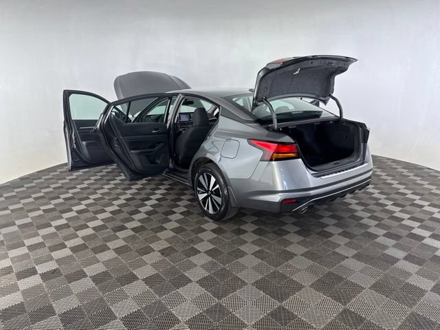 Certified 2021 Nissan Altima 2.5 SV w/ SV Premium Package AWD/4WD image 16