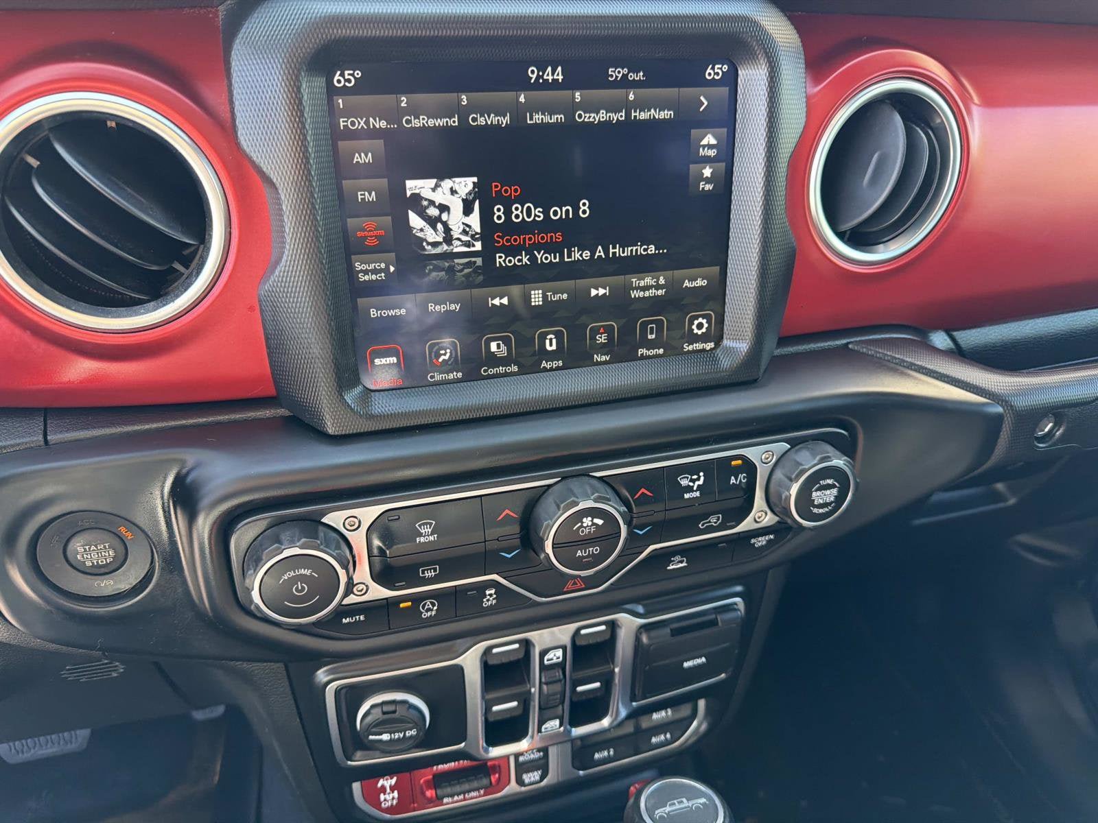 Used 2022 Jeep Gladiator Rubicon w/ LED Lighting Group AWD/4WD image 7