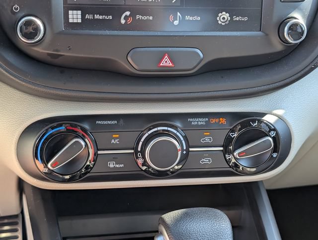Used 2025 Kia Soul LX w/ LX Technology Package FWD image 19