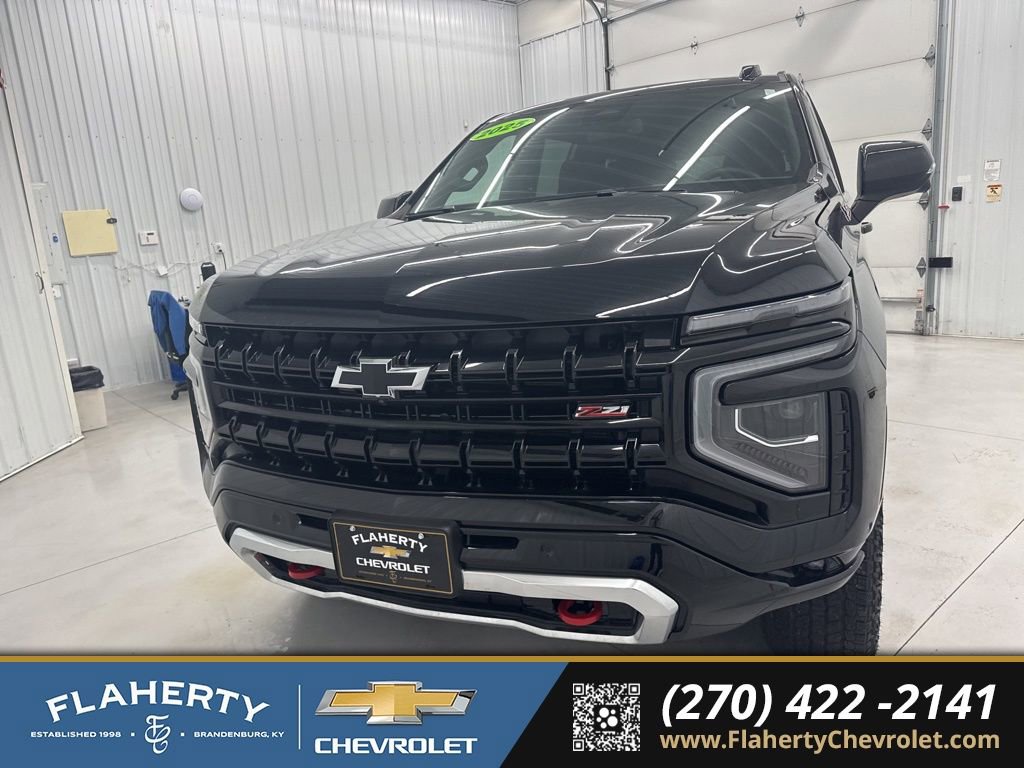 Used 2025 Chevrolet Suburban Z71 w/ Comfort Package image 7