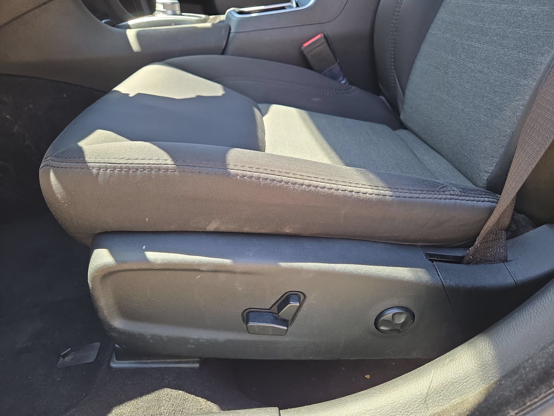 Used 2019 Chrysler 300 Touring w/ Sport Appearance Package RWD image 17