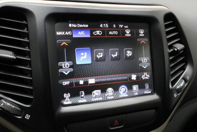 Used 2017 Jeep Cherokee Latitude w/ Comfort/Convenience Group image 37