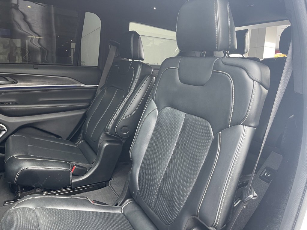 Used 2021 Jeep Grand Cherokee L Overland w/ Advanced Protech Group III image 22