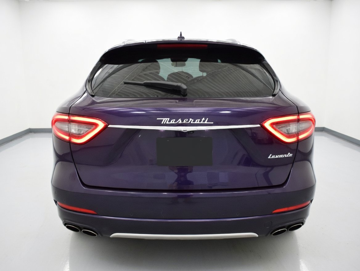 Used 2017 Maserati Levante w/ Luxury Package AWD/4WD image 5