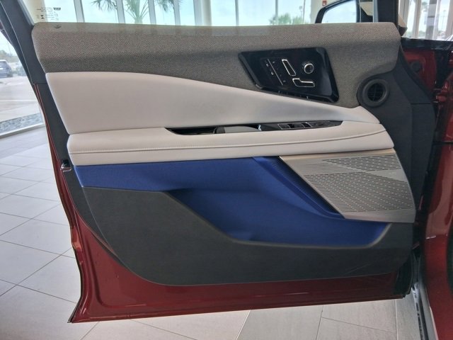 New 2025 Cadillac Optiq Luxury 1 w/ LPO, ONYX Package image 18