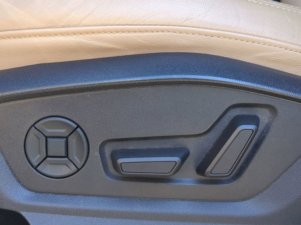 Used 2021 Audi Q8 Prestige w/ Prestige Package image 19