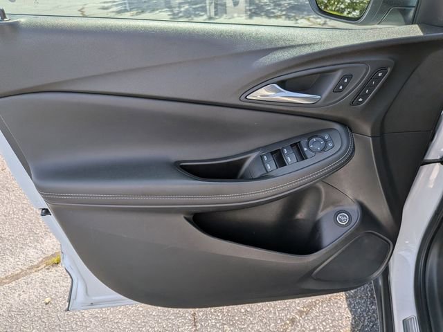 Used 2023 Buick Encore GX Essence w/ Experience Buick Package FWD image 11