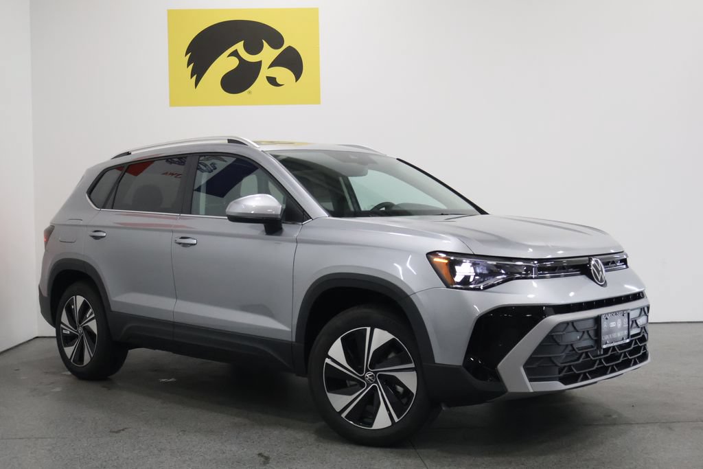 New 2026 Volkswagen Taos SE AWD/4WD image 2