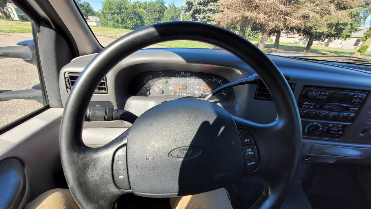 Used 2000 Ford F250 Lariat image 12