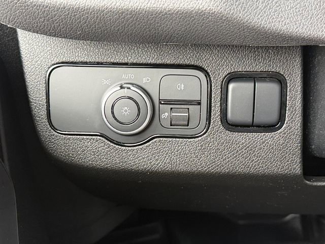 Used 2025 Mercedes-Benz Sprinter 2500 image 18