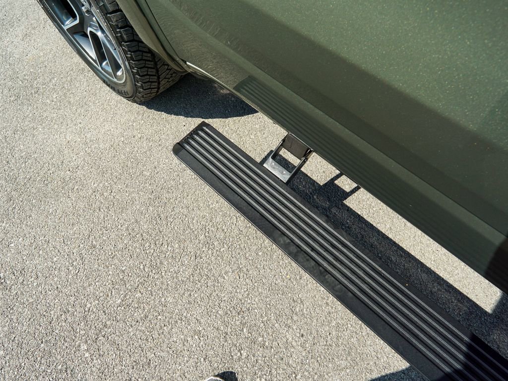 Used 2021 RAM 1500 Laramie w/ Sport Appearance Package image 10