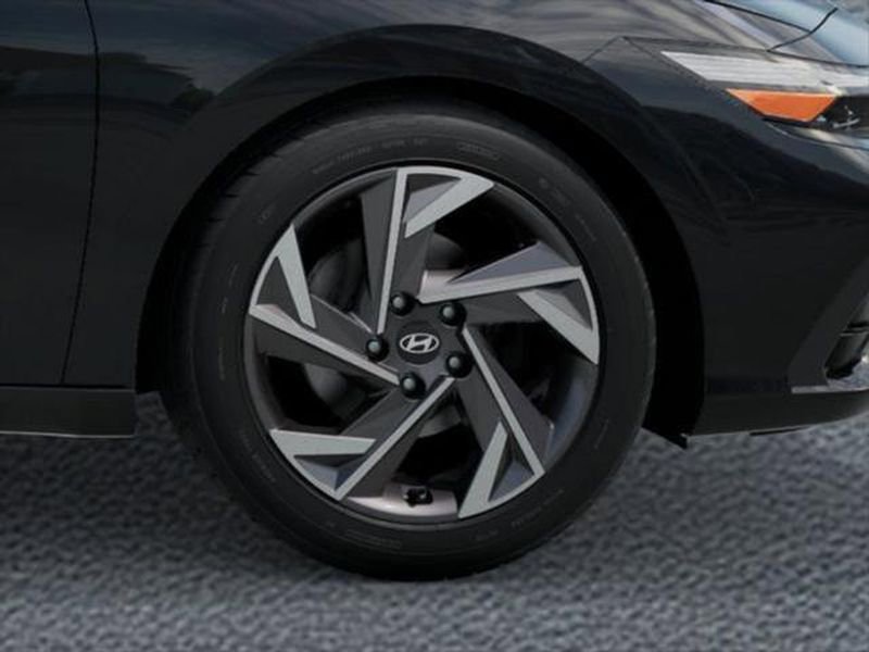 New 2026 Hyundai Elantra Limited image 8