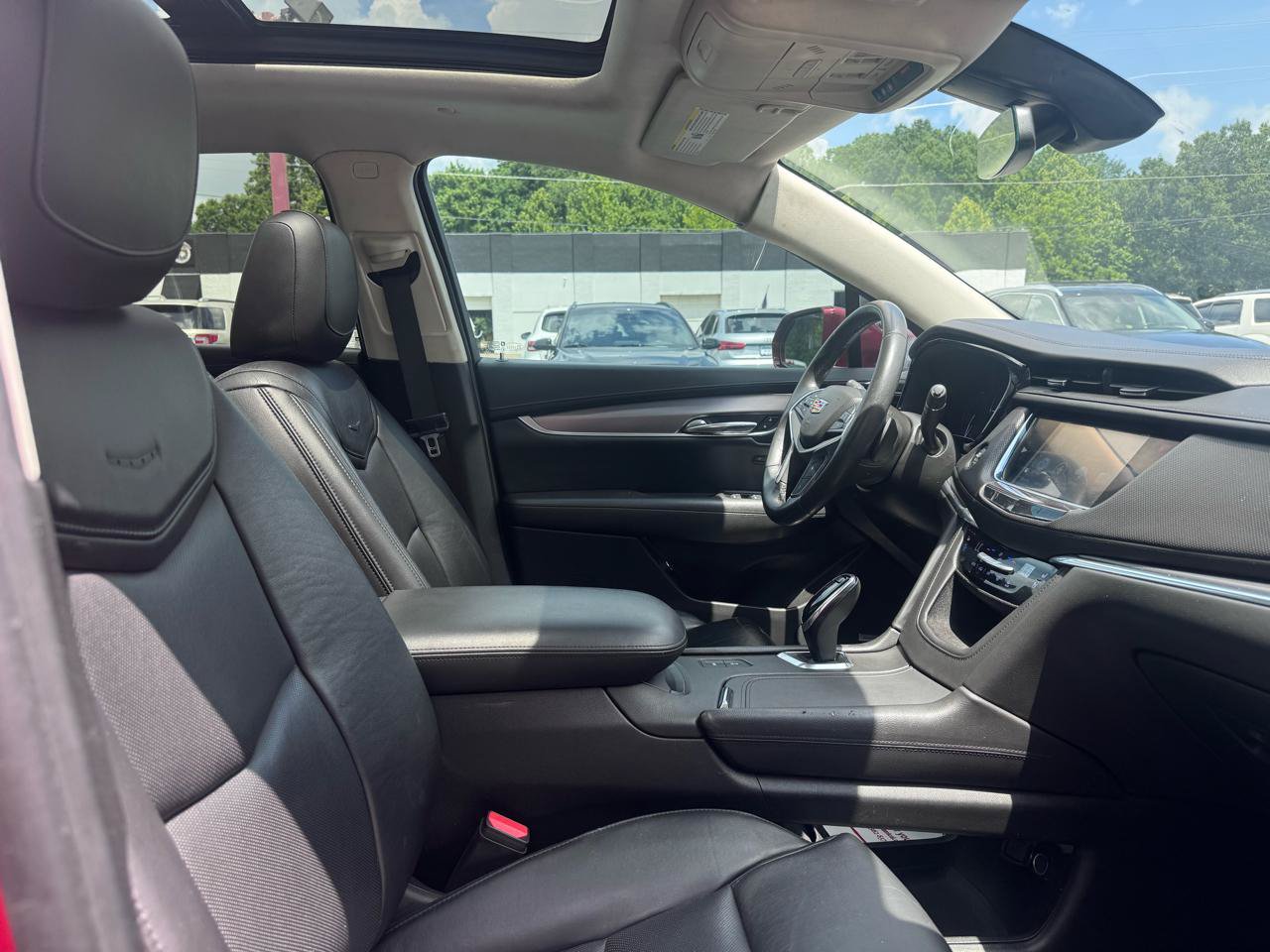 Used 2017 Cadillac XT5 Premium Luxury FWD image 11