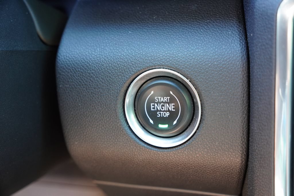 Certified 2025 GMC Acadia Elevation w/ Elevation Premium Package AWD/4WD image 31