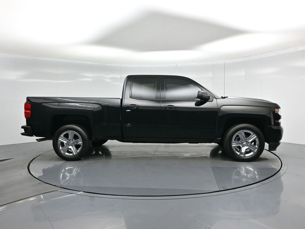 Used 2018 Chevrolet Silverado 1500 Custom w/ Custom Value Package image 20