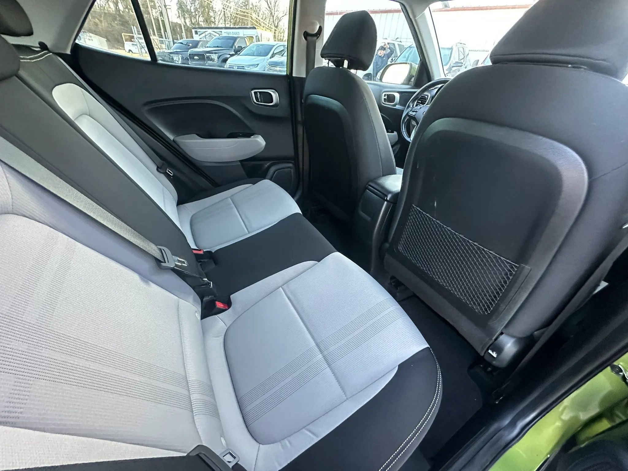 Used 2021 Hyundai Venue SEL FWD image 12