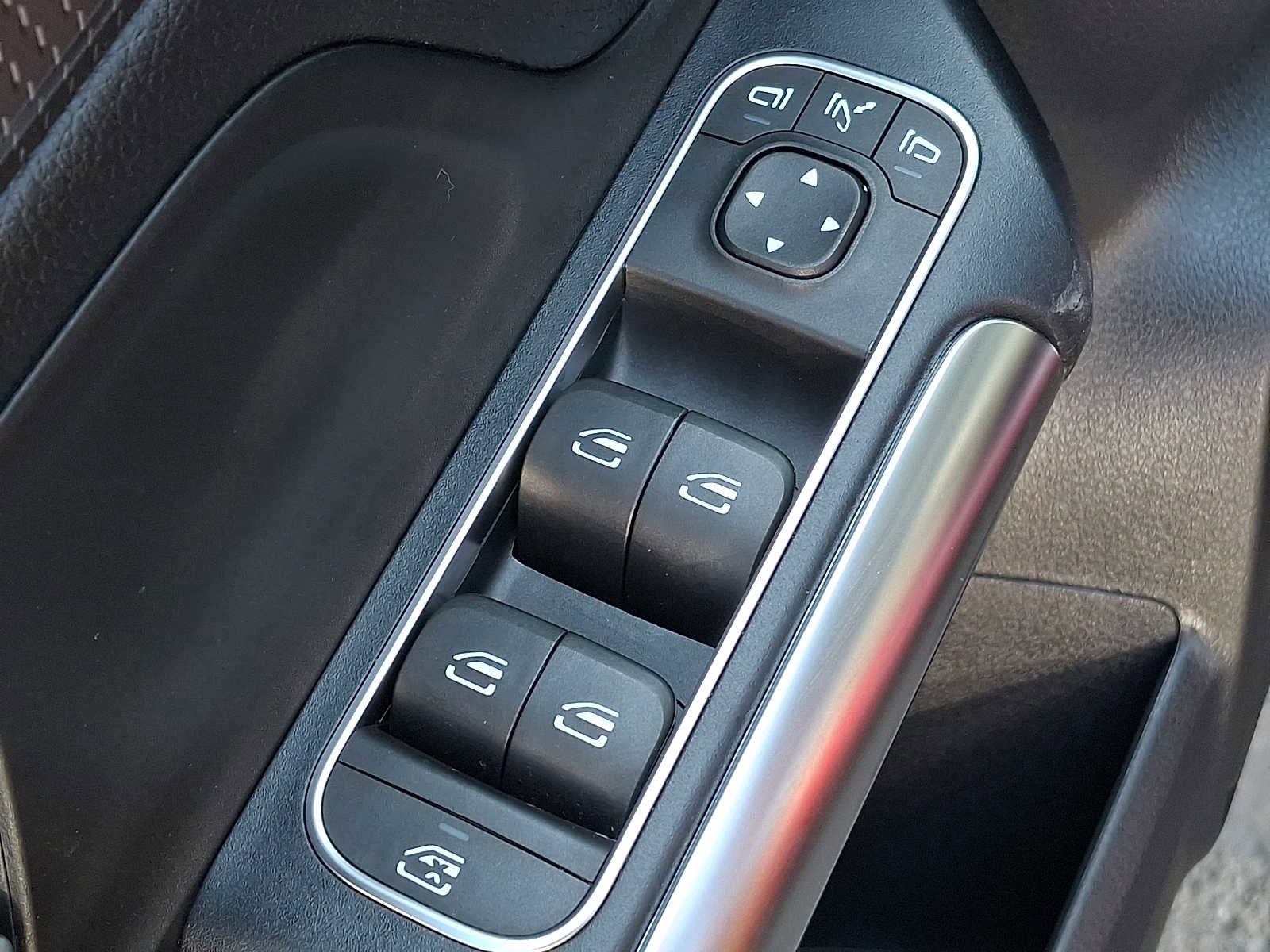 Certified 2022 Mercedes-Benz GLA 250 4MATIC image 24