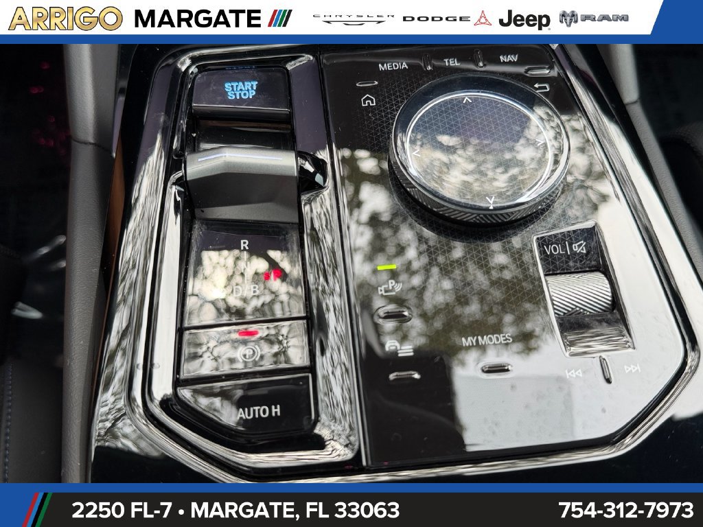 Used 2025 BMW i5 xDrive40 w/ M Sport Package AWD/4WD image 28