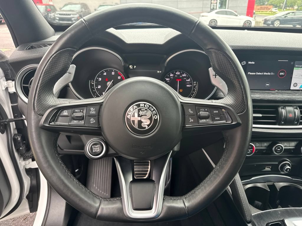 Used 2023 Alfa Romeo Stelvio Sprint AWD/4WD image 35