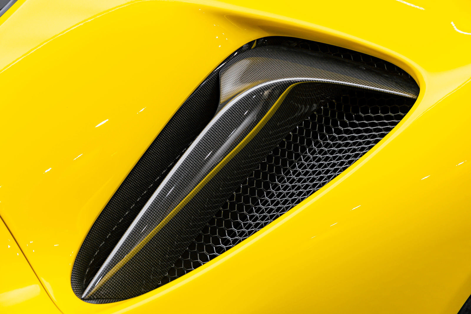 Certified 2022 Ferrari SF90 Stradale image 34