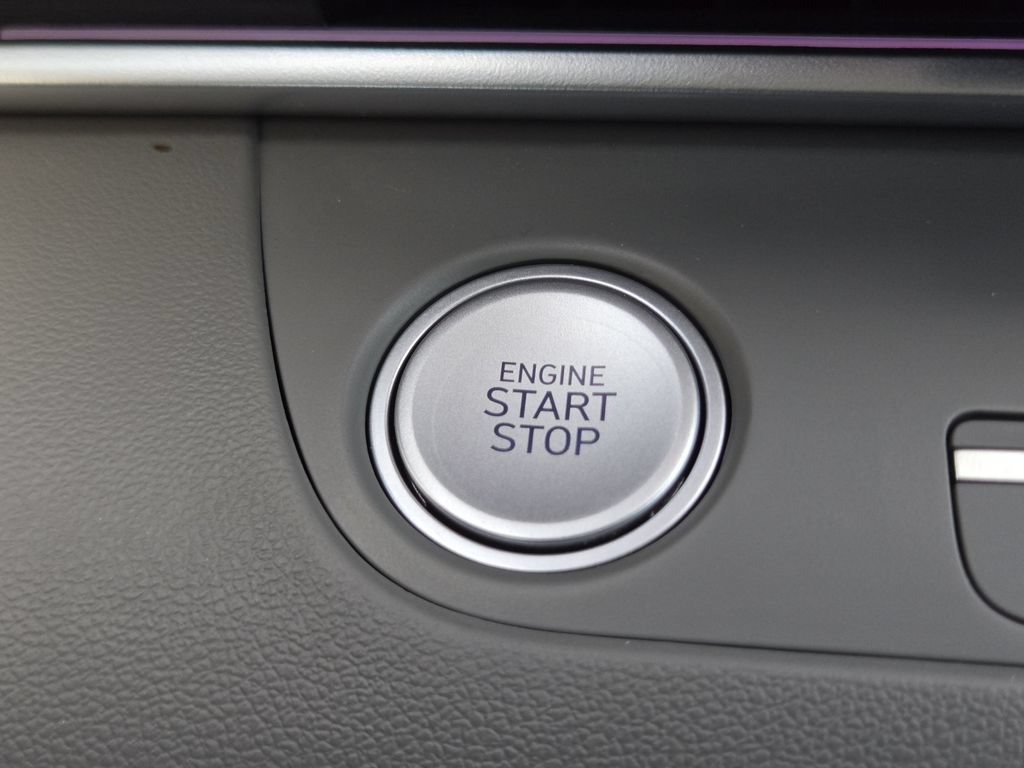 Used 2024 Hyundai Elantra SEL FWD image 22