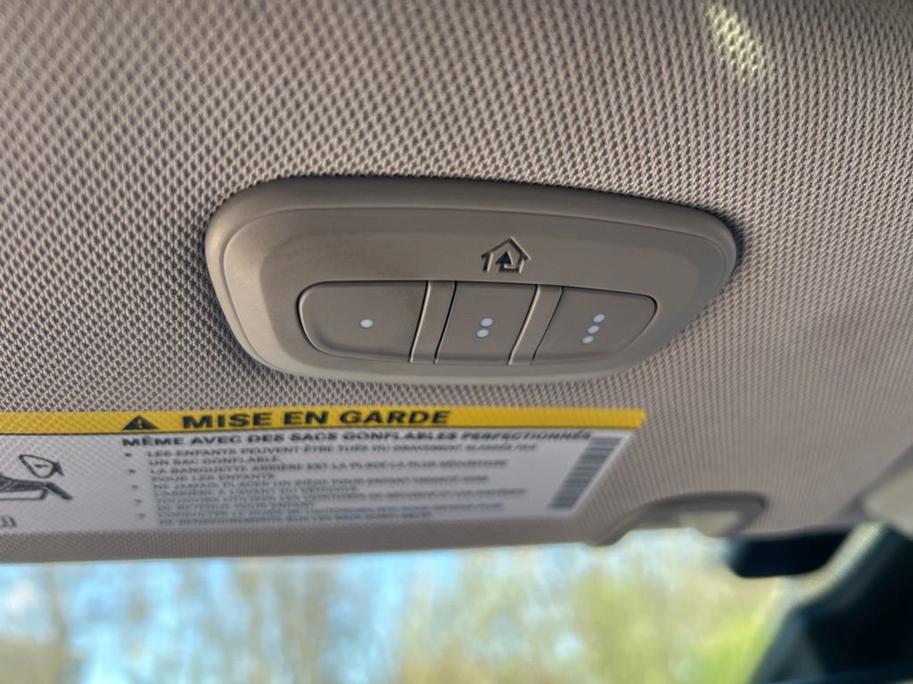 Used 2020 Chrysler Pacifica Limited w/ Tire & Wheel Group image 14