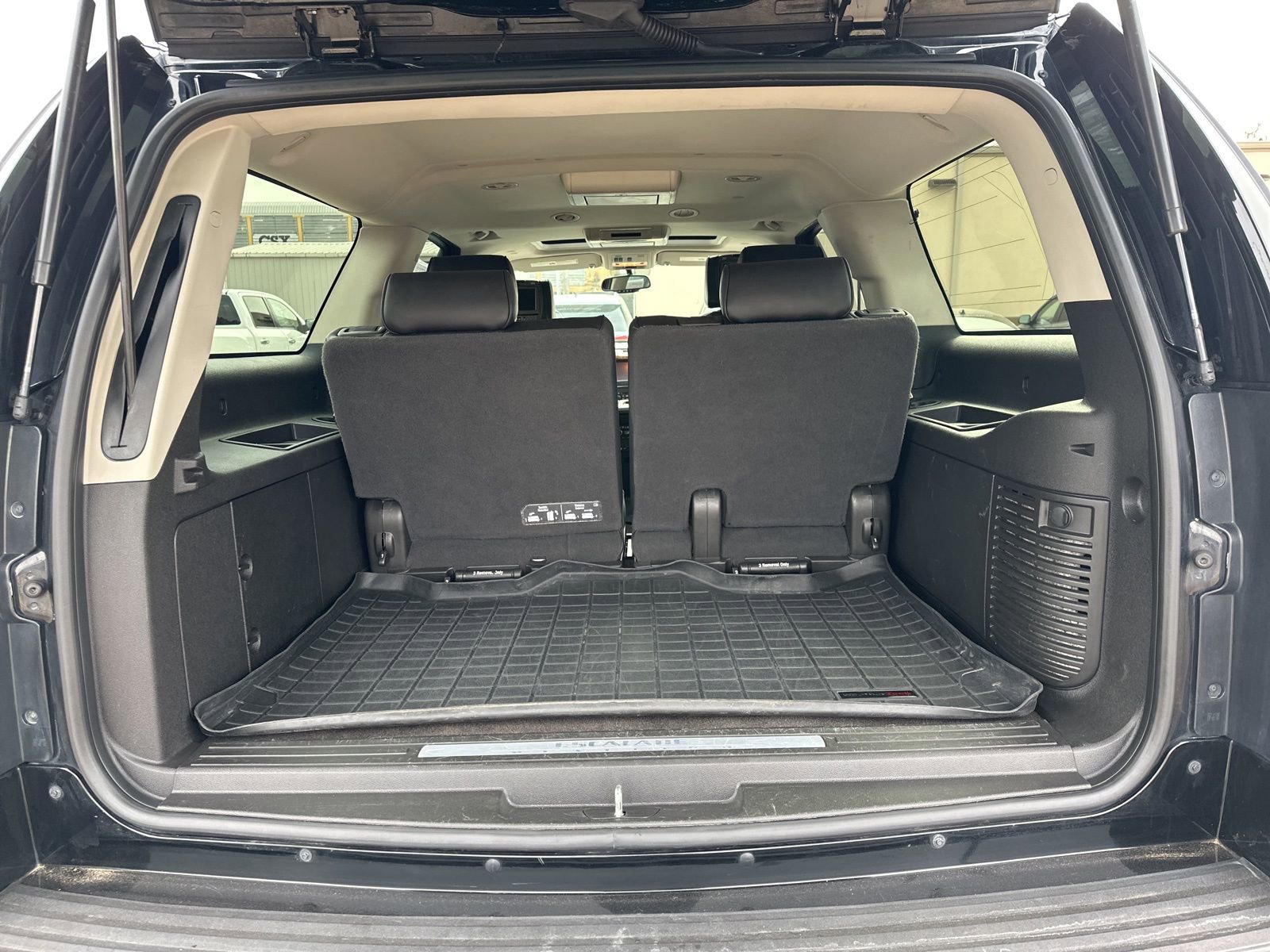 Used 2014 Cadillac Escalade ESV Platinum AWD/4WD image 34