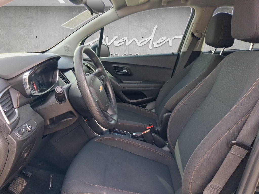 Used 2020 Chevrolet Trax LS FWD image 19