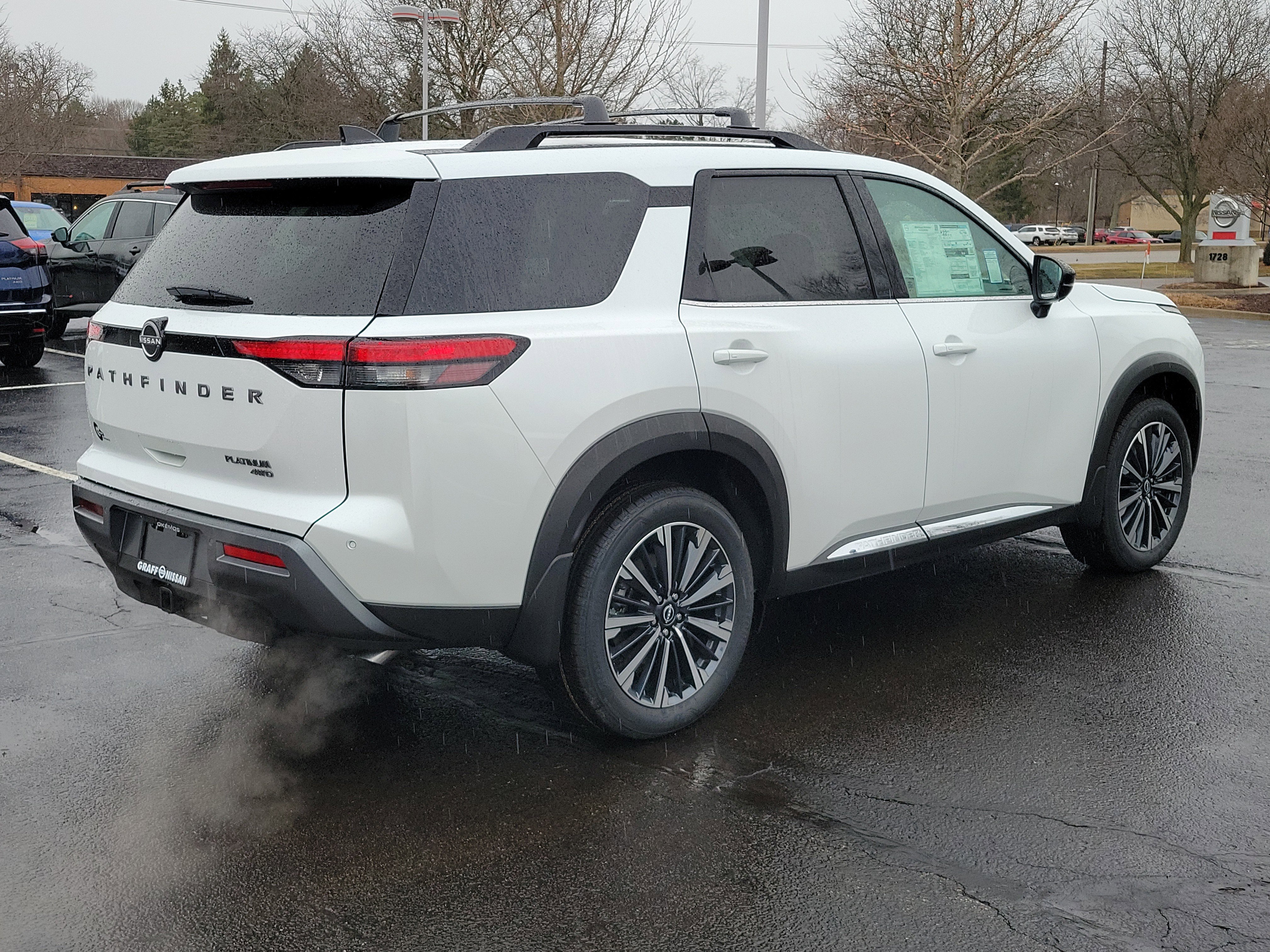 New 2026 Nissan Pathfinder Platinum image 3